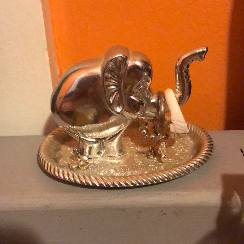 Jewelry holder
